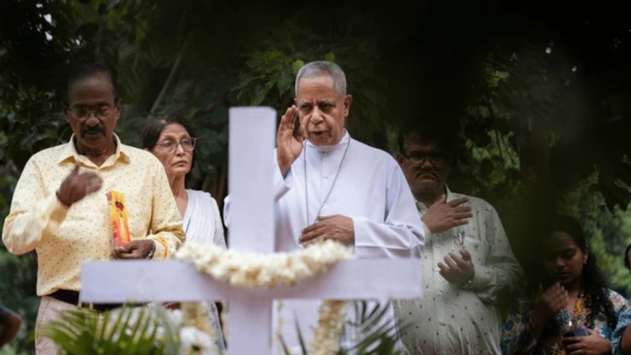 सर्वात जास्त टक्केवारी असलेले राज्य: जर आपण एकूण लोकसंख्येच्या तुलनेत ख्रिश्चन धर्माच्या टक्केवारीचा विचार केला, तर नागालँड हे राज्य आघाडीवर आहे. येथील एकूण लोकसंख्येपैकी सुमारे 87.93% लोक ख्रिश्चन आहेत. मिझोराम (87.16%) आणि मेघालय (74.59%) ही राज्ये त्यानंतर येतात.