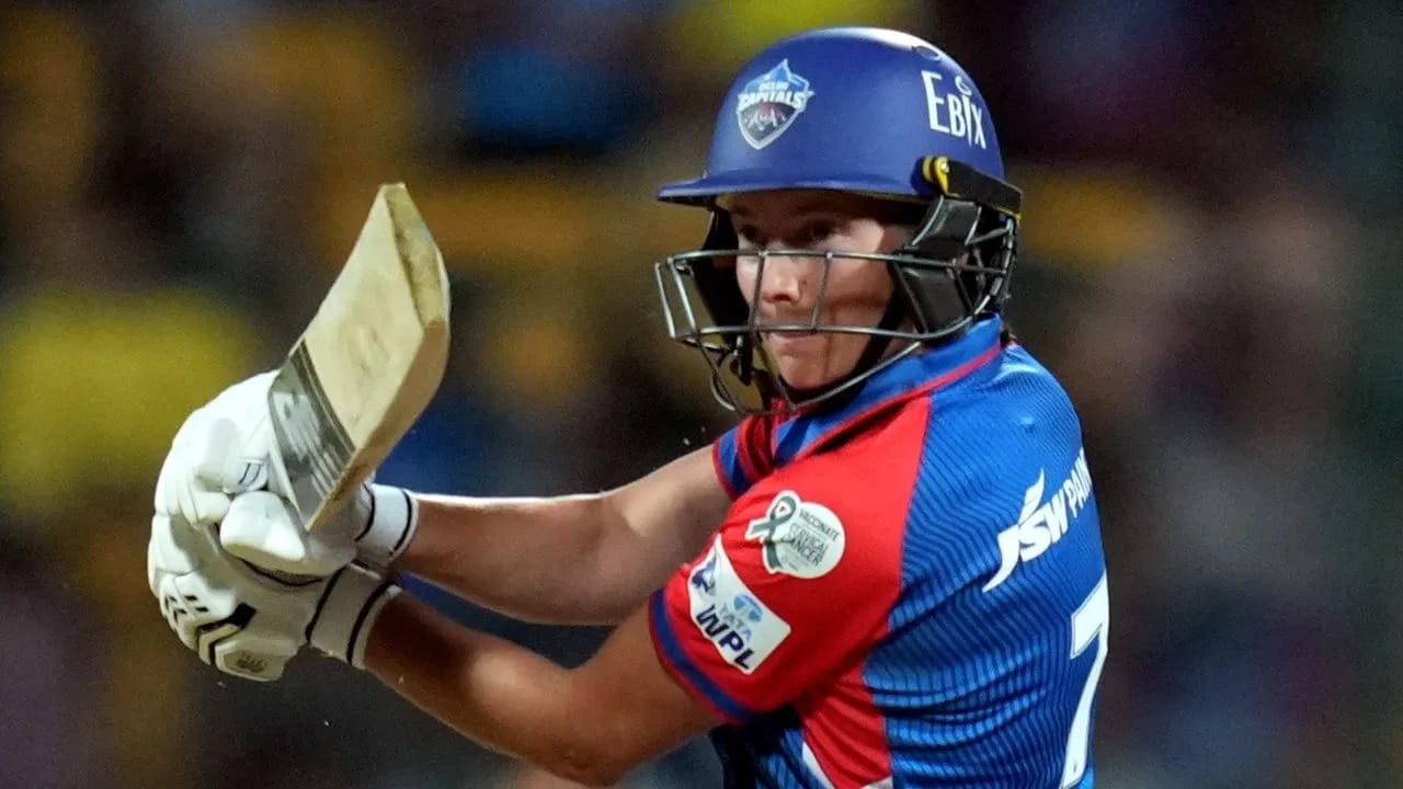 क्रिकेट चाहत्यांना वूमन्स प्रीमियर लीग स्पर्धेच्या चौथ्या हंगामाची प्रतिक्षा आहे. या स्पर्धेत एकूण 4 संघात एका ट्रॉफीसाठी चुरस असणार आहे. स्पर्धेला अवघे काही दिवस बाकी असताना गुजरात जायंट्स आणि दिल्ली कॅपिट्ल्सनंतर आणखी एका फ्रँचायजीने आपल्या संघाच्या कर्णधाराचं नाव जाहीर केलं आहे. युपी वॉरियर्सने नव्या कर्णधाराचं नावं जाहीर केलं आहे. (Photo Credit: PTI)