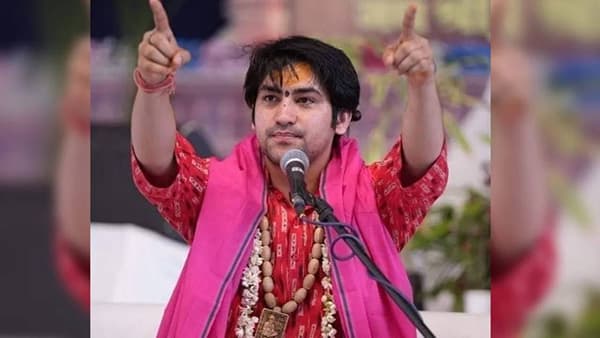 Dhirendra Krishna Shastri : ज्या दिवशी तिरंग्यामध्ये चंद्र येईल त्या दिवशी... धीरेन्द्र कृष्ण शास्त्री यांचं मोठं वक्तव्य