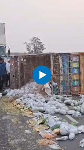 बिजासन घाटात पिकअप-दुचाकीचा भीषण अपघात!.