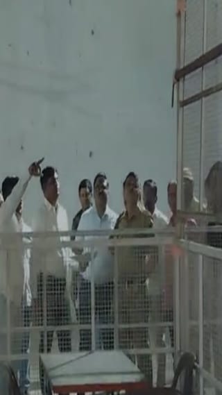 Dhule : महापालिका निवडणुकीसाठी प्रशासकीय यंत्रणाकडून तयारी, आयुक्तांकडून स्ट्राँग रुमची पाहणी