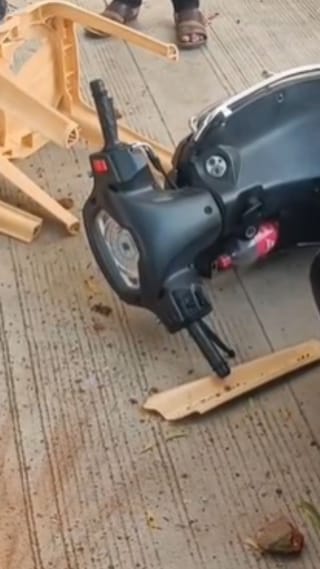 धुळ्यात शिवसेना शिंदे गटाच्या उमेदवाराच्या घरावर हल्ला