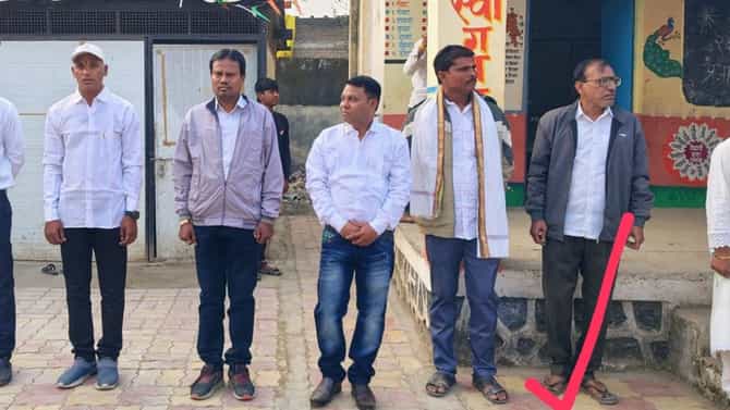 झेंडावंदन सुरू असतानाच आली चक्कर, मुख्याध्यापकाने शाळेतच सोडला जीव