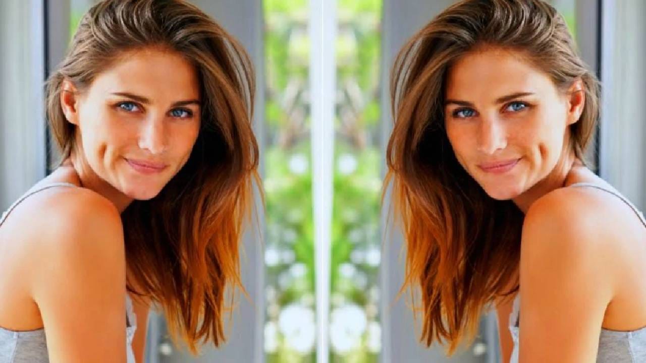 काही तज्ज्ञांच्या मते गालावर खळी पडणे ही अनुवांशिक क्रिया आहे. म्हणजे वडील अथवा आई, आजी अथवा आजोबा कुणा एकाकडून खळी दुसर्‍या पिढीला लाडानं कोपरखळी मारते. अर्थात हे एक कारण आहे. त्यासाठी एक स्नायू जबाबदार असल्याचा पण एक दावा करण्यात येतो. त्याआधारे गालावर खळी पडते असे मानल्या जाते. 