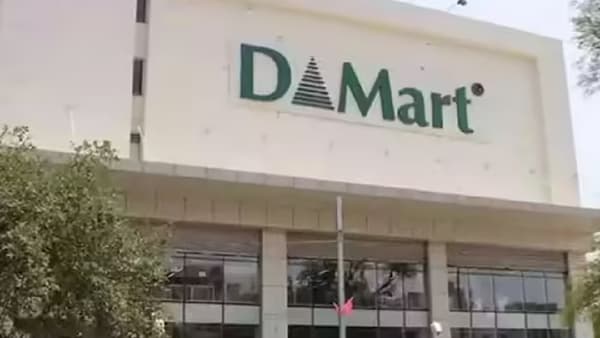 आयटीपेक्षा DMart नोकरी का ठरते फायदेशीर? पगारासोबतच मिळतात या खास सुविधा