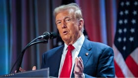 त्याची बायको सुंदर आणि लयभारी वाटली म्हणून मंत्रीपद दिले....