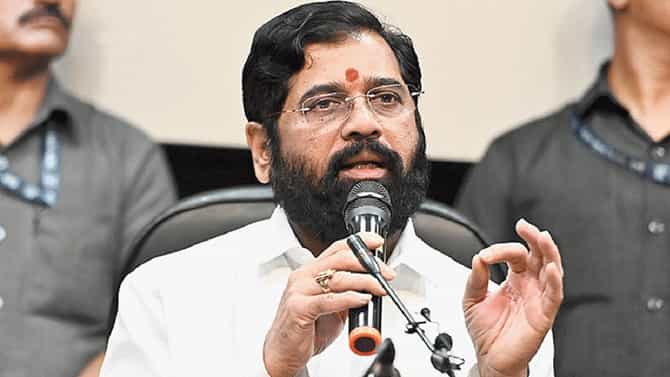 मोठी बातमी! राज्याच्या राजकारणात मोठी खळबळ, एकनाथ शिंदे यांचा थेट निर्णय, सर्व नगरसेवकांना...