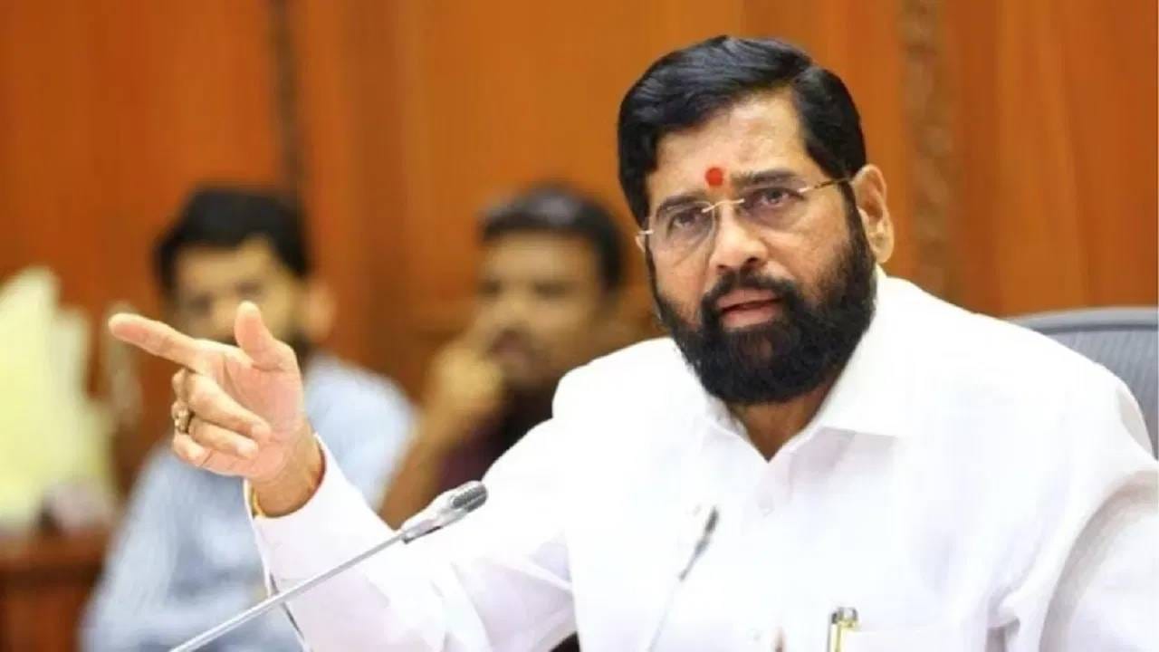 Eknath Shinde Shivsena : शिंदेंच्या शिवसेनेत वाद उफाळला, इच्छुक उमेदवाराचा पत्नीसह आत्महत्येचा इशारा Eknath Shinde Shivsena : शिंदेंच्या शिवसेनेत वाद उफाळला, इच्छुक उमेदवाराचा पत्नीसह आत्महत्येचा इशारा