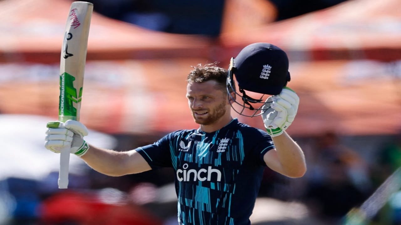 आयसीसी टी 20i वर्ल्ड कप स्पर्धेच्या इतिहासात सर्वाधिक सामने खेळणाऱ्या खेळाडूंच्या यादीत इंग्लंडचा विकेटकीपर बॅट्समन जोस बटलर पाचव्या स्थानी आहे. बटलरने 35 सामन्यांमध्ये 1 हजार 13 धावा केल्या आहेत. (Photo Credit : Icc X Account)