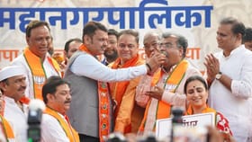 फडणवीस-चव्हाणांची चाणक्यानिती गेमचेंजर ठरली, महापालिकेत असं मिळवलं यश.