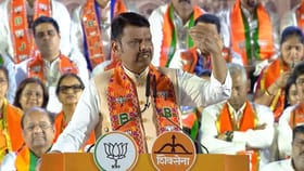 उद्धव ठाकरेंच्याच काळात हिंदी सक्तीची झाली... फडणवीस यांचा गौप्यस्फोट.