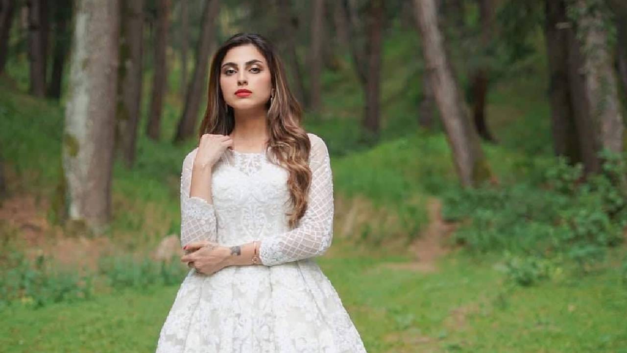 फरहानाच्या आईने तिला सांगितलं की त्यांना शांतीने आयुष्य जगायचं आहे. "मला पुन्हा का त्या अंधारात ढकलण्याचा प्रयत्न करत आहेत? बऱ्याच संघर्षानंतर मी त्या अंधारातून बाहेर पडले आहे", असं उत्तर फरहानाला तिच्या आईने दिलं होतं. 
