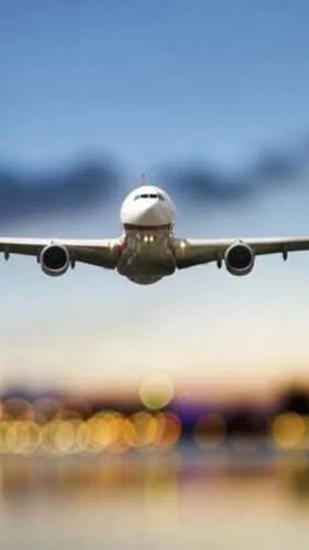 काय सांगता? आता विमानात फोन चार्ज करता येणार नाही!