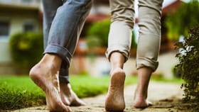 भेगा पडलेल्या टांचासाठी घरच्या घरी तयार करा 'असा' फुट मास्क.