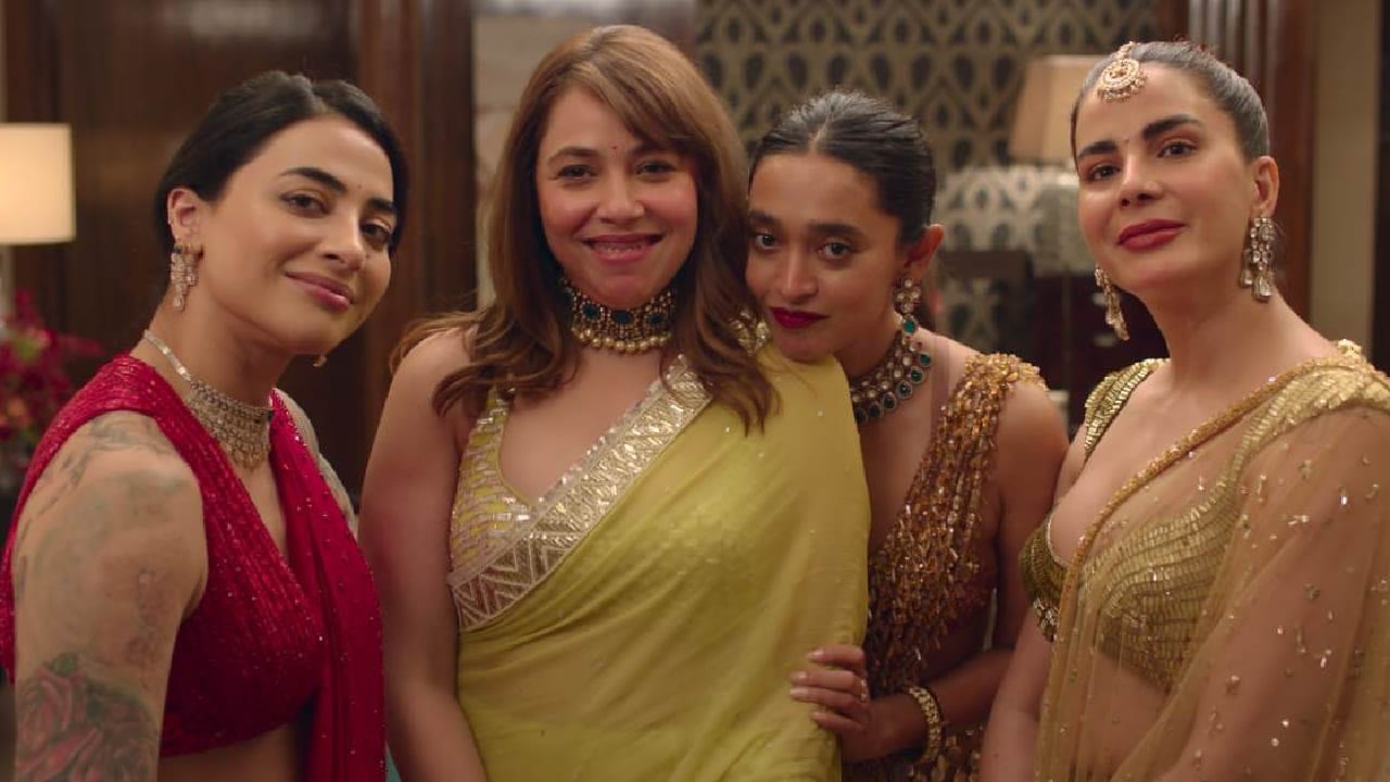 अ‍ॅमेझॉन प्राइमवरील एक अत्यंत लोकप्रिय आणि रोमँटिक वेब सीरीज म्हणजे Four More Shots Please! या सीरिजची कथा चार मैत्रिणींच्या आयुष्याभोवती फिरते. प्रेम, मैत्री, करिअर आणि कौटुंबिक नात्यांमधील गुंतागुंत या सीरीजमध्ये प्रभावीपणे मांडण्यात आली आहे.