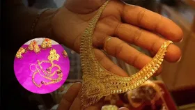 सोने-चांदी खरेदी करताना गुलाबी कागदाचा वापर का केला जातो? जाणून घ्या.