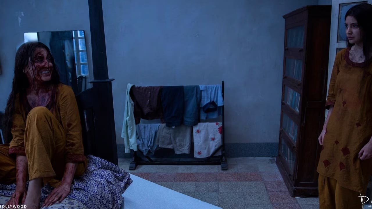 2018 मध्ये प्रदर्शित झालेला ‘परी’ हा एक हॉरर-ड्रामा चित्रपट होता. बॉलिवूडमधील पारंपरिक हॉरर चित्रपटांपेक्षा या चित्रपटाची मांडणी पूर्णपणे वेगळी होती. चित्रपटात अनुष्का शर्मा, परमब्रत चॅटर्जी, रजत कपूर आणि रिताभरी चक्रवर्ती यांसारख्या दमदार कलाकार होते. 