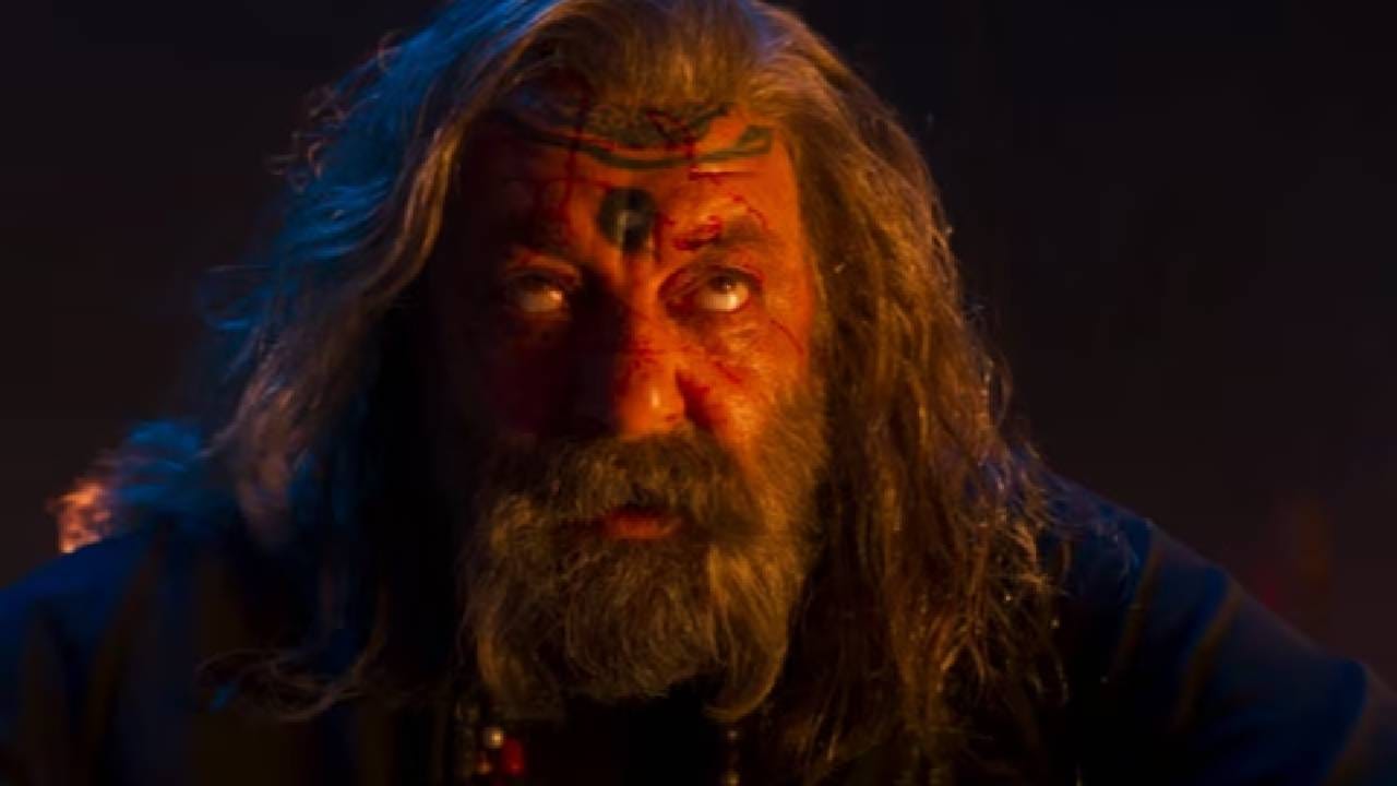 राजू लवकर पैसे कमावण्याच्या आणि आयुष्य सुधारण्याच्या इराद्याने आजोबांची जुनी हवेली विकायचा प्रयत्न करतो. जेव्हा तो तिथे जातो तेव्हा त्याला कळते की, तिथे आजोबांची आत्मा आणि अनेक काळ्या शक्ती वास करतात. हवेली धोकादायक, भयानक आणि रहस्यांनी भरलेली आहे.