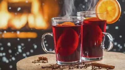 Alcohol: ऐकावं ते नवलंच! या देशात पितात गरम वाईन, पण का? कारणही धक्कादायक