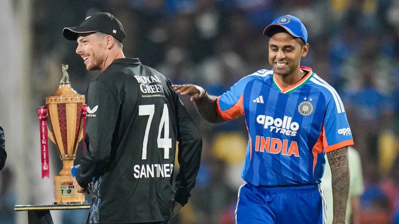 भारत आणि न्यूझीलंड यांच्यात सुरु असलेल्या टी20 मालिकेतील पहिला सामना पार पडला. भारताने अपेक्षेप्रमाणे कामगिरी केली. पहिल्या सामन्यात 238 धावांचं आव्हान दिलं आणि न्यूझीलंडला 190 धावांवर रोखलं. हा सामना भारताने 48 धावांनी जिंकला. (Photo- PTI)