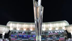 टी 20i वर्ल्ड कपआधी स्टार खेळाडू तडकाफडकी निवृत्त, टीमला धक्का.