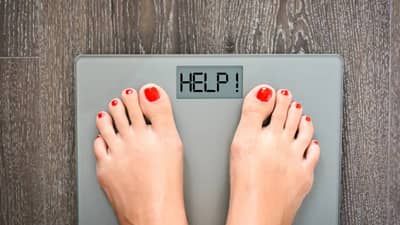 डाएट थांबताच वजन झपाट्याने का वाढत? जाणून घ्या अत्यंत मोठे कारण..