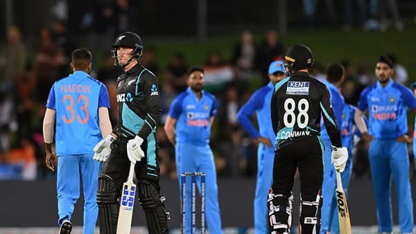 Injury : टी 20i वर्ल्ड कपआधी मॅचविनर खेळाडूला दुखापत, टीमला मोठा झटका