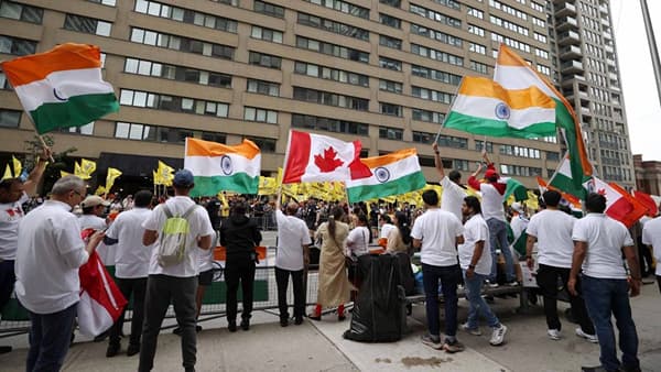 10 लाखाहून अधिक भारतीय विदेशात अडचणीत, मोठी खळबळ, नोकऱ्यांवर पाणी सोडून थेट..