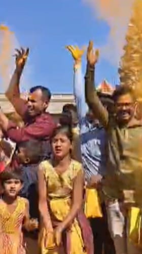 नववर्षानिमित्त जेजुरीमध्ये भाविकांची गर्दी.