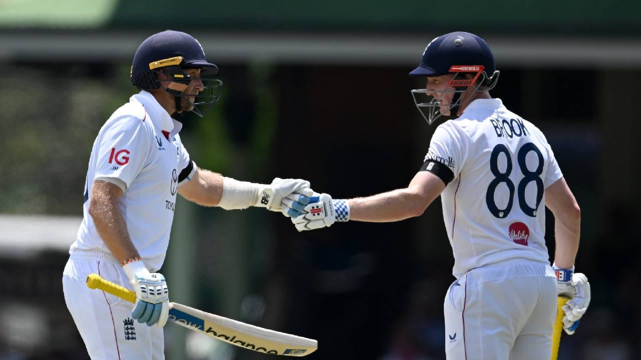 जो रूटने 2025 मध्ये चार कसोटी शतके केली होती. 2024 मध्ये जो रूटने सहा शतके केली होती. 2023 मध्ये त्याने दोन कसोटी शतके, तर 2022 मध्ये त्याने पाच कसोटी शतके आणि 2021 मध्ये जो रूटने सहा शतके केली होती.(Photo- ICC Twitter)