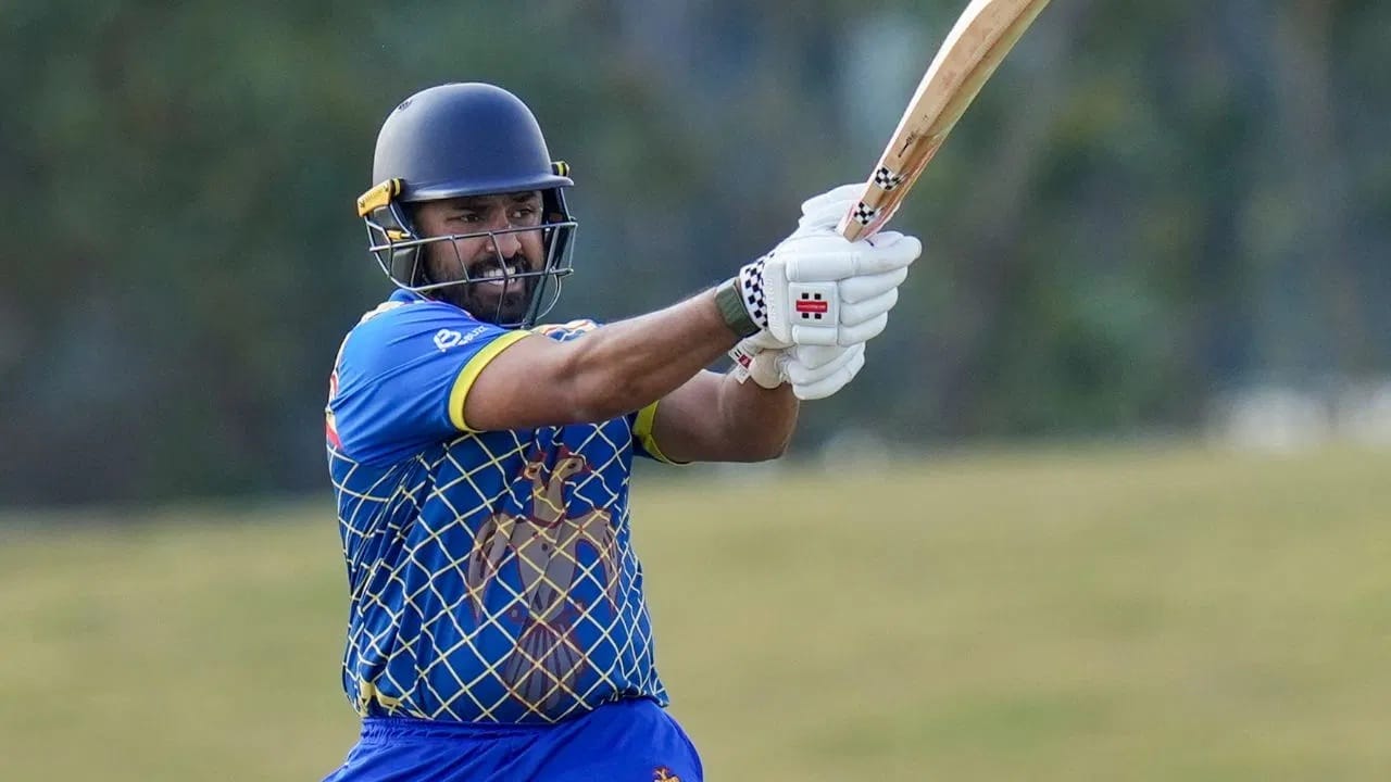 कर्नाटकाच्या पराभवामुळे करुण नायर कमनशिबी असल्याचं म्हटलं जात आहे. करुणची टीम चॅम्पियन होण्याच्या जवळ पोहचणार होती आणि त्याच्या संघाचा पराभव झाला, करुणसोबत टीम बदलल्यानंतर असं होण्याची ही सलग दुसरी वेळ ठरली. (Photo: PTI)