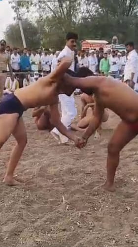 देवडी इथल्या राणुबाई देवी यात्रेत रंगले जंगी कुस्त्यांचे सामने.