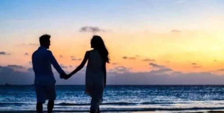 सध्या लव्ह इन्सुरन्स नवाचा एक विमा खूपच चर्चेत आला आहे. याच विम्याच्या जोरावर एक महिला फक्त 199 युआन (चीनचे चलन) गुंतवून तब्बल 10 हजार युआनची मालकीण झाली आहे. तिला मिळालेल्या या आर्थिक फायद्यानंतर या इन्सुरन्सची खूपच चर्चा होत आहे. 