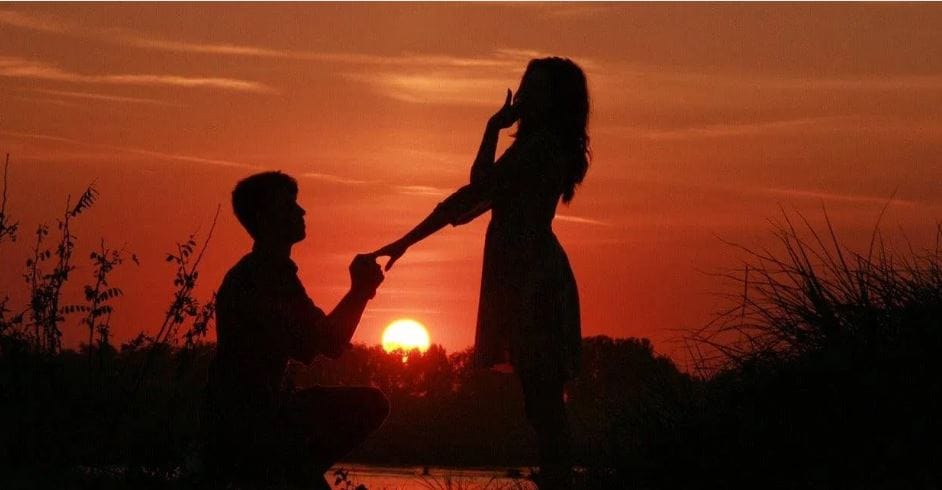 चीनमध्ये एका कंपनीने 2015-16 सालाच्या दरम्यान लव्ह इन्सुरन्सच्या नावाने एक आगळावेगळा विमा आणला होता. चीनच्या एका महिलेने 2016 हा विमा काढला होता. याच विम्याच्या जोरावर तिला तब्बल 50 पट फायदा झाला आहे. एखाद व्यक्ती रिलेशनशीपमध्ये असताना हा विमा काढला जात होता.