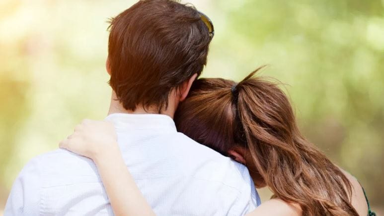 कॉलेजमध्ये असणाऱ्या तरुण-तरुणींना हा विमा काढण्यासाठी प्रोत्साहित केले जात होते. कारण कॉलेजमध्ये झालेल्या प्रेमाचे लग्नात रुपांतर होण्याची शक्यता कमी असते. परिणामी इन्शुरन्स कंपनीला फायदा होण्याची शक्यता जास्त असते.