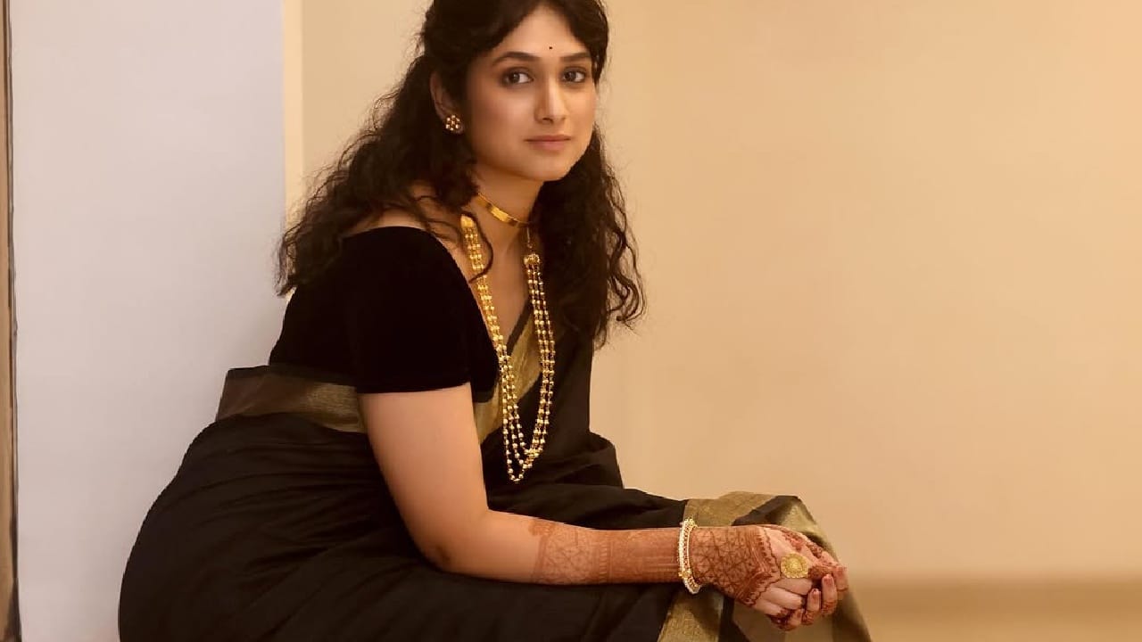 नुकताच तिचा एक आगामी चित्रपटाचा ट्रेलर समोर आला असून त्याची सोशल मीडियावर प्रचंड चर्चा रंगली आहे. यामधील तिचा एक फोटो सध्या खूपच व्हायरल होत आहे.