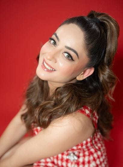 अंकिता लोखंडेने 11 जानेवारी रोजी इन्स्टाग्राम स्टोरीवर माही विज आणि नदीम यांच्या नात्याविषयी भाष्य केले आहे. या दोघांचे नाव एकमेकांशी जोडले जात असून त्या अफवा आहेत, असे अंकिता म्हणाली आहे. तसेच नदीम माही आणि जय भानुशाली यांच्यासाठी नेहमीच एका वडिलासारखा राहिलेला आहे, असे अंकिताने म्हटले आहे. 