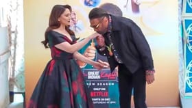 जॅकीने सर्वांसमोर असं काही केलं, ज्यामुळे माधुरी झाली अन्कम्फर्टेबल?.