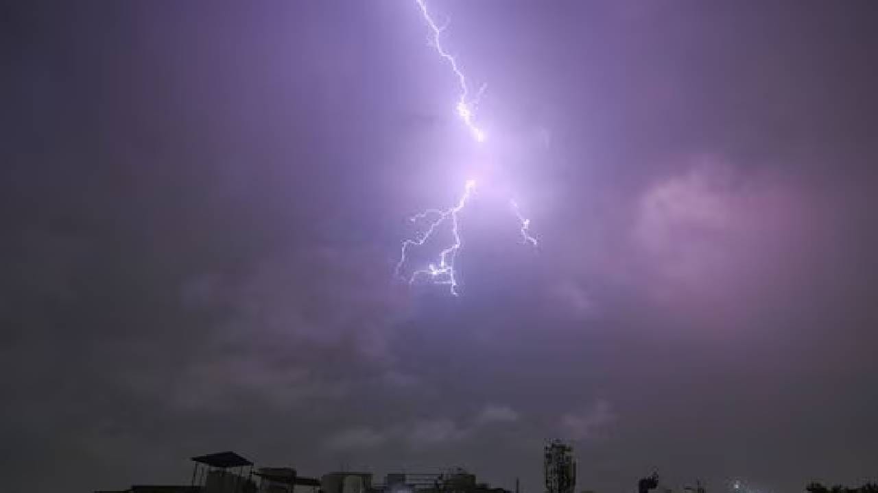 वातावरणात मोठा बदल, अलर्ट जारी, राज्यात ढगाळ वातावरणासह…