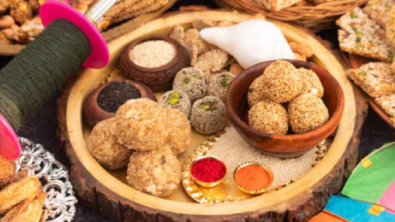 एका आठवड्यात दिवस असतात सात, ....नाव घेते आज आहे मकर संक्रांत 