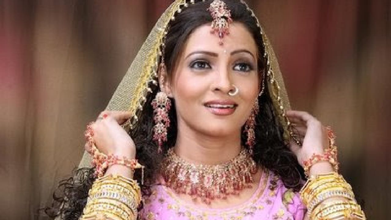 पण यामध्ये सर्वात जास्त चर्चा होत आहे ती म्हणजे या निवडणुकीत निवडून आलेली प्रसिद्ध मराठी अभिनेत्री निशा परुळेकर यांची. या निवडणुकीत त्यांनी मोठा विजय मिळवला आहे. 