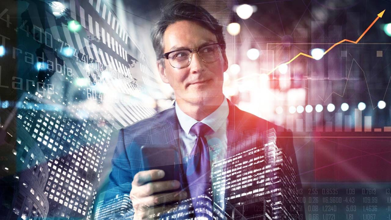 मल्टिबॅगर स्मॉल कॅप स्टॉक Mercury EV Tech च्या शेअरकडे शुक्रवारी, 23 जानेवारी रोजी गुंतवणूकदारांचे पुन्हा लक्ष वेधले गेले. शेअर बाजारात घसरण सुरू असताना या शेअरच्या किंमतीत मोठी वाढ दिसून आली. काही दिवसांपासून सुस्तावलेल्या या शेअरमध्ये उसळी आल्याने गुंतवणूकदारांना हायसं वाटलं. या शेअरने गेल्या काही दिवसात मोठी घसरण पाहिली.