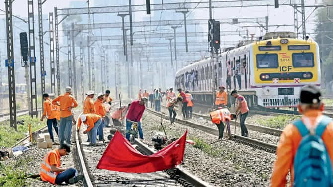 रविवारी होणार मुंबईकरांचे हाल! घराबाहेर पडण्याआधी लोकलचं वेळापत्रक बघा, अन्यथा...