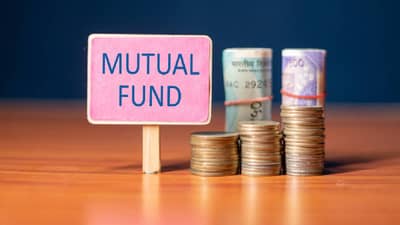 2026 मध्ये कोणत्या म्युच्युअल फंडात पैसे गुंतवायचे? तज्ज्ञांचा सल्ला जाणून घ्या