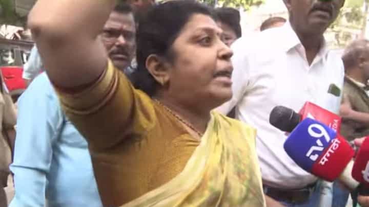 Nashik Election : तो बदनाम माणूस, त्याला मतदान करू नका, ही माजाची सत्ता.... इच्छुक नाराज उमेदवारांचा नाशकात गोंधळ Nashik Election : तो बदनाम माणूस, त्याला मतदान करू नका, ही माजाची सत्ता.... इच्छुक नाराज उमेदवारांचा नाशकात गोंधळ
