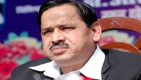 राजकारणात खळबळ! 24 माजी आमदारांना सोबत घेत बड्या नेत्याने पक्ष सोडला.