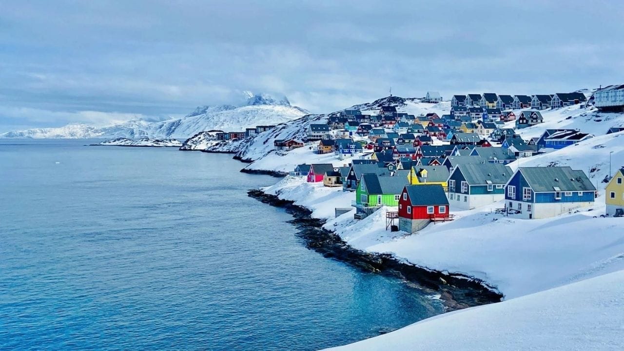 हवामानाचे आव्हान - हिवाळ्यात प्रचंड बर्फवृष्टी आणि उन्हाळ्यात बर्फ वितळल्यामुळे जमिनीची हालचाल होते. अशा परिस्थितीत रस्त्यांची देखभाल करणे अत्यंत खर्चिक आणि कठीण असते.