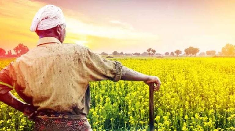 सूत्रांच्या माहितीनुसार पात्र शेतकऱ्यांच्या बँक खात्यात मार्च ते एप्रिल 2026 या काळात कधीही 2000 रुपये पाठवले जातात. शेतकऱ्यांना 21 वा हप्ता नोव्हेंबर 2025 रोजी मिळाला होता. सरकार सामान्यतं प्रत्येक चार महिन्यानी एका हप्त्याची घोषणा करते. 