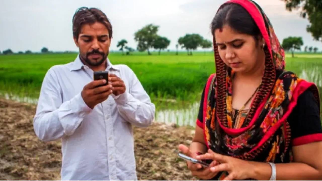 या योजनेशी कोट्यवधी शेतकरी जोडल्या गेले आहेत. अल्पभूधारक शेतकरी या योजनेशी जोडल्या गेले आहे. शेतकऱ्यांना एका वर्षात तीनदा  2-2 हजार रुपये शेतकऱ्यांच्या खात्यात जमा होतो. यंदा 1 फेब्रुवारी रोजी बजेट सादर होत आहे. त्यानंतर या योजनेचा 22 वा हप्ता जमा होण्याची शक्यता वर्तवली जात आहे.