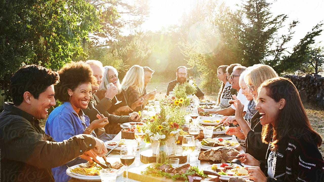 भारतीय कायदेशीर प्रक्रियेनुसार, घरगुती आणि सामाजिक वायदे, आश्वासनं ही न्यायीक मानले जात नाही. त्यामुळे भावनिक नुकसान अथवा अशा आश्वसानांना कायद्याच्या भाषेत, परिघात स्थान नाही. त्यामुळे अशा प्रकरणात केवळ मित्राची गंमत घेता येऊ शकते. त्याला चिमटे काढता येऊ शकतात.